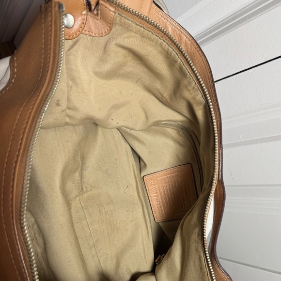 Authentic Coach F13731 White Leather Hobo Bag Tan Trim Zip Shoulder Purse - Picture 14 of 14